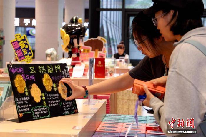 文创消费 殷墟博物馆成文化“打卡地”麻将胡了试玩网站免费长假观展热带动(图2)