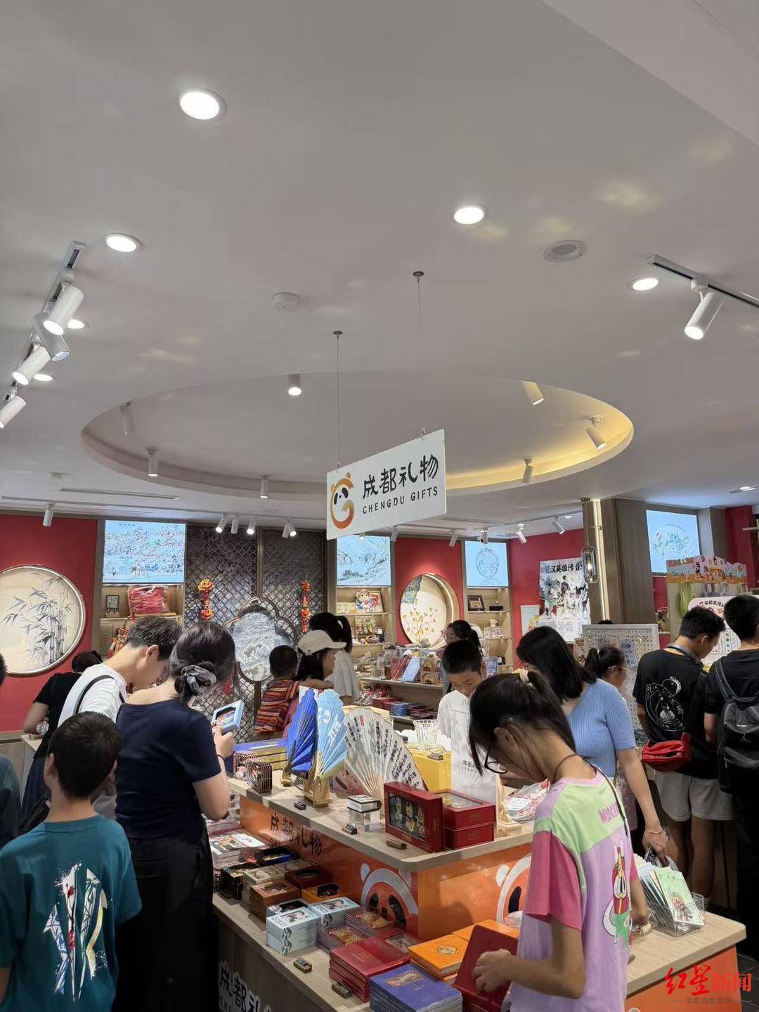 热销游客把“带得走的成都”装进行囊PG麻将胡了2试玩“成都礼物”假期(图5)